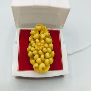 Rare vintage celluliod ring